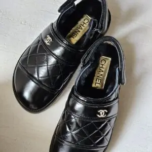 CHANEL CC Logo Leather Mules