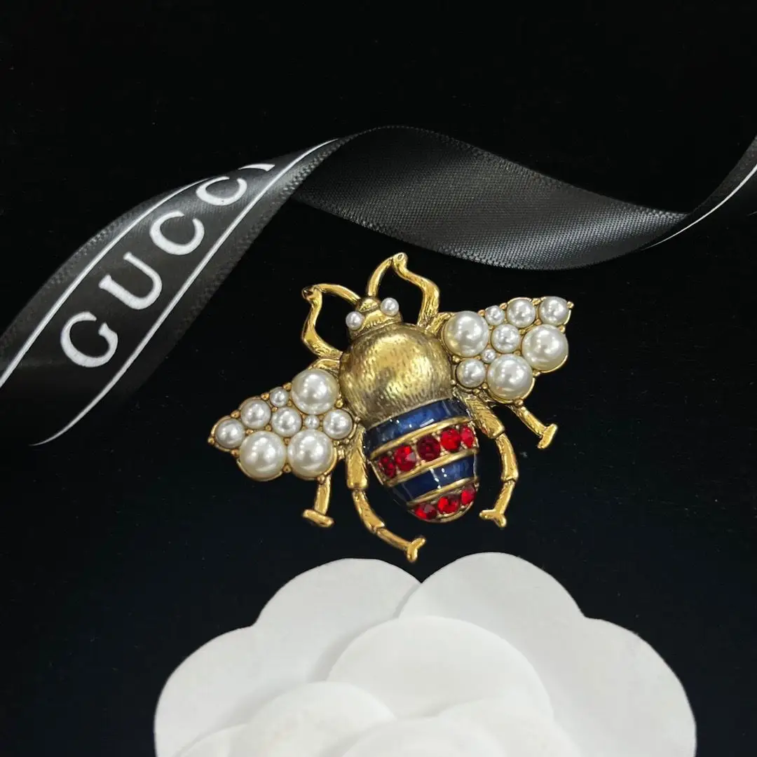 GUCCI Bee Brooch GUCCI Bee Brooch