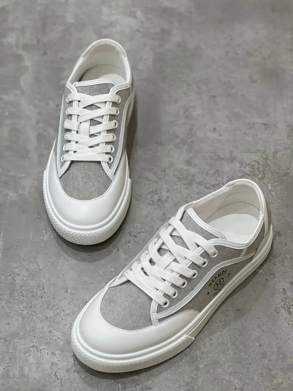 HERMES Leather Low Top Sneakers HERMES Leather Low Top Sneakers