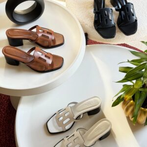 HERMES Izzy Sandal