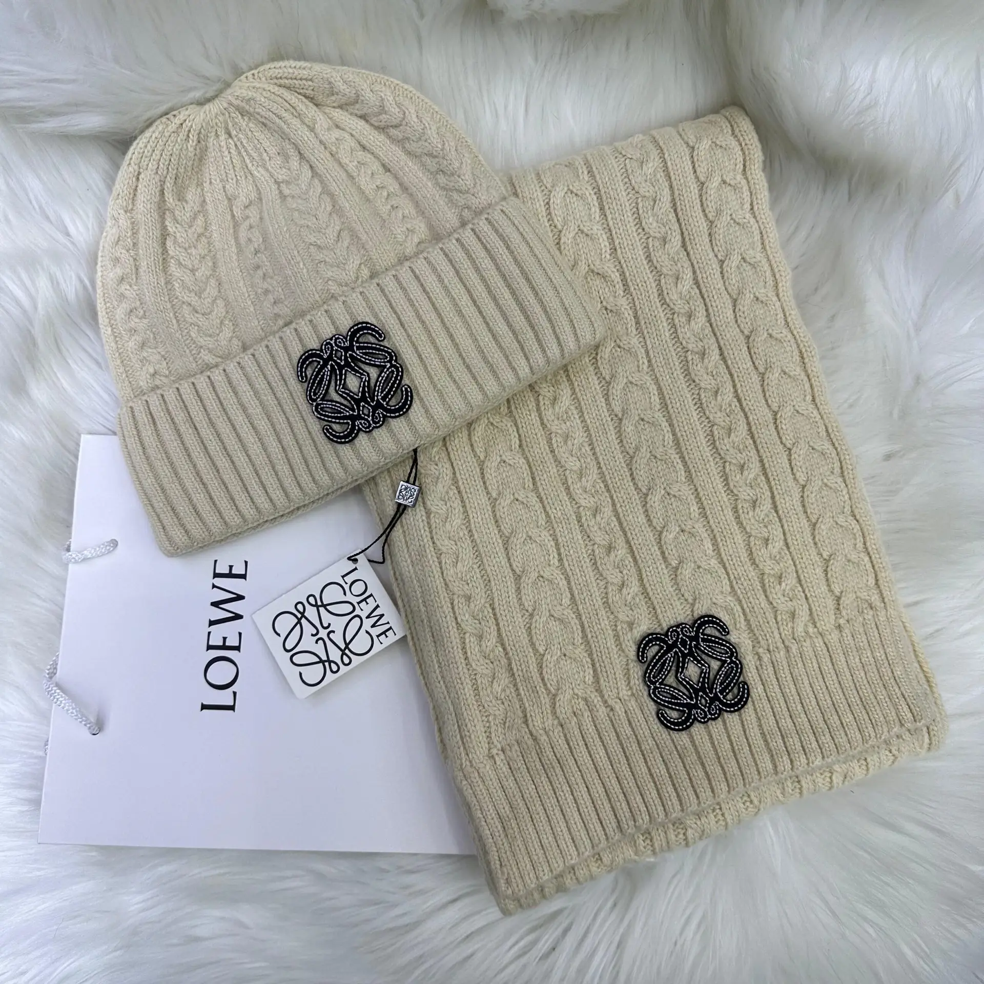 LOEWE Knitted Beanie Hat LOEWE Knitted Beanie Hat