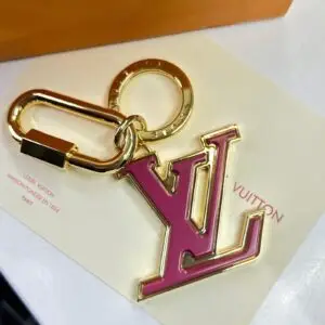 LOUSE VUITTON