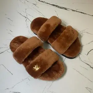 LOUSE VUITTON