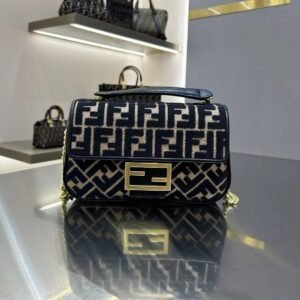 FENDI Baguette Bag