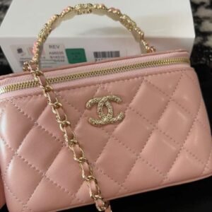 CHANEL Classic Flap Bag