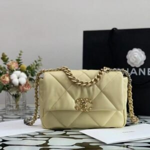 CHANEL Classic Flap Bag