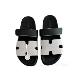 HERMS Authentic Pristine Hermès Chypre Sandal