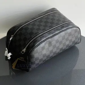 LOUIS VUITTON Dopp Kit
