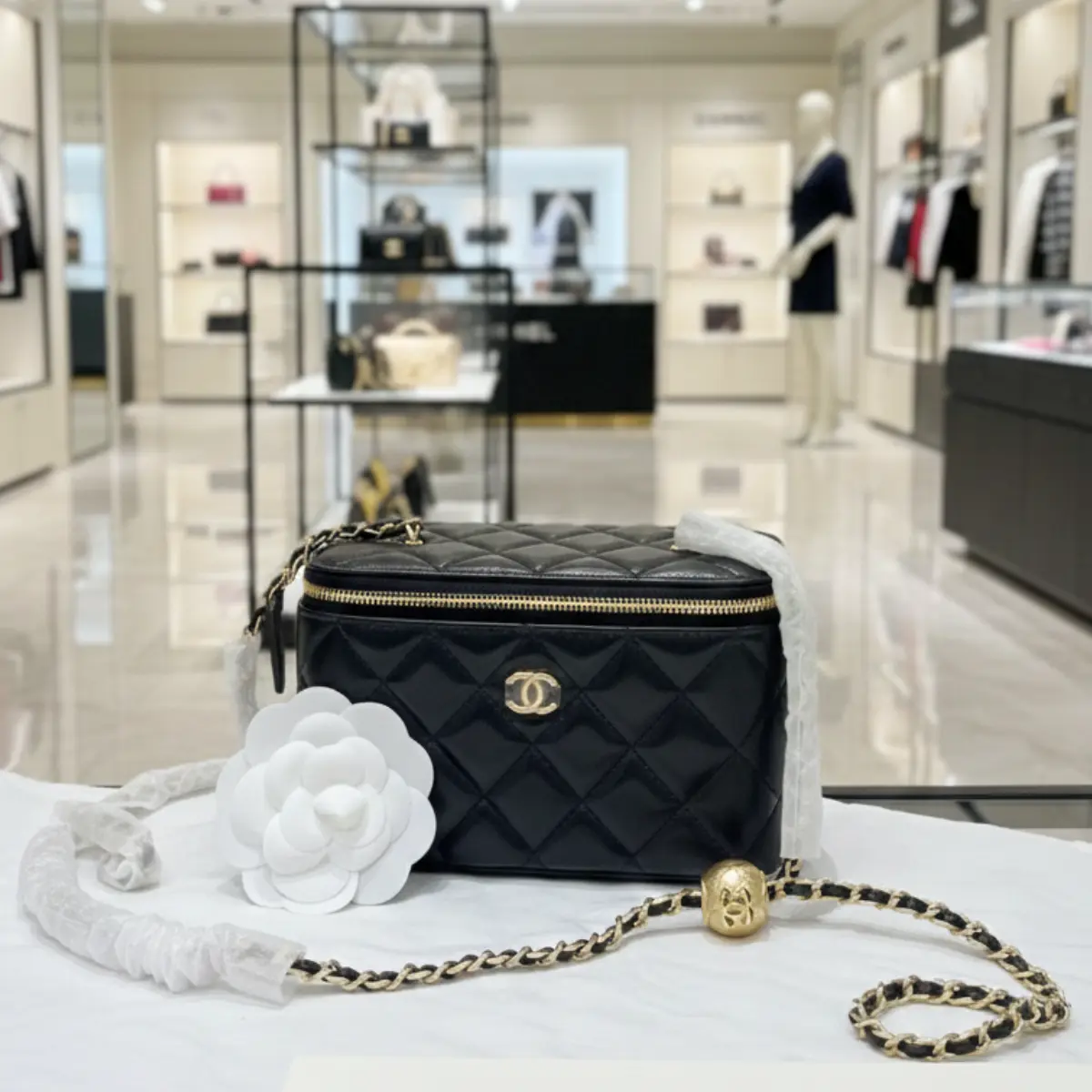 Chanel Vanity Case Chain Bag in black Chanel Vanity Case Chain Bag in black