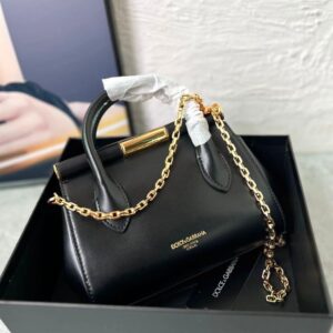 D & G