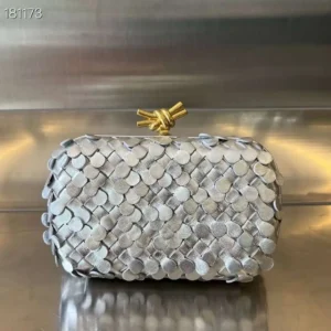 Design Knot Minaudiere Clutch - Dubai Fashion LUX