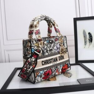 Design Medium Lady D-Lite Bag In Multicolor Mille Fleurs Embroidery - Dubai Fashion LUX