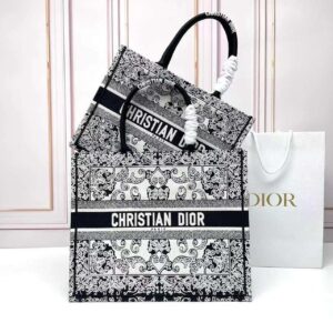Design Small Book Tote - Dubai Fashion LUX