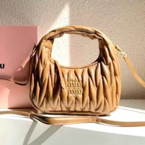 Design Small Matelassé Leather Wander Top-Handle Bag - Dubai Fashion LUX