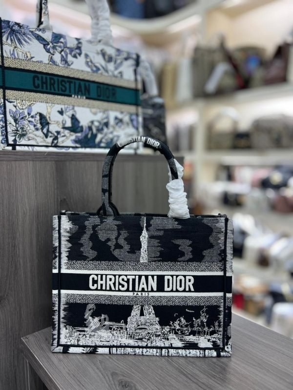 DIOR