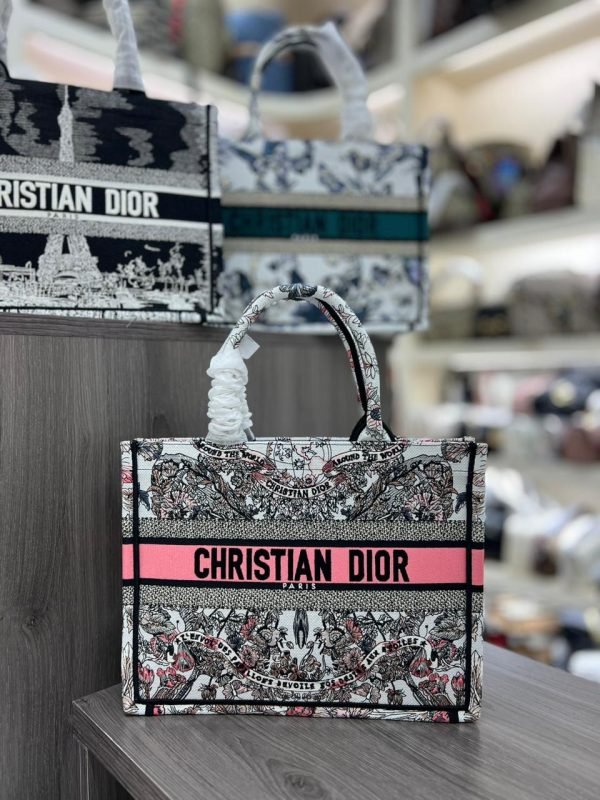 DIOR