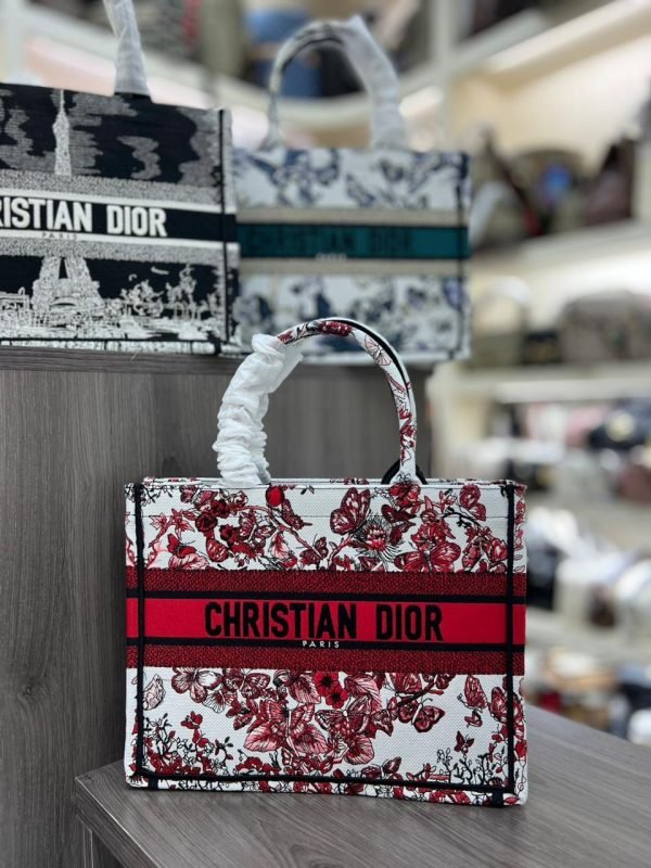 DIOR