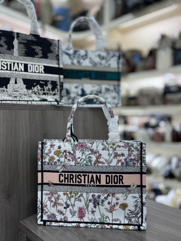 DIOR
