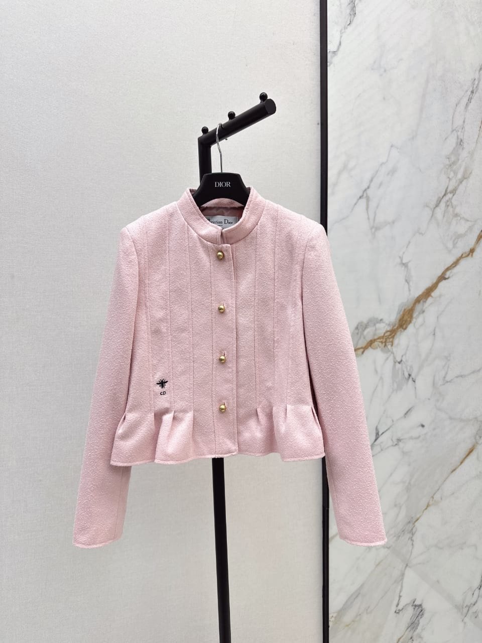 DIOR