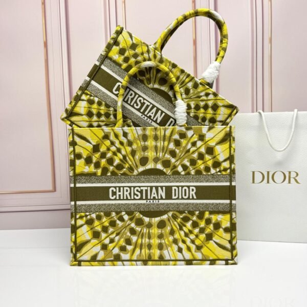 DIOR