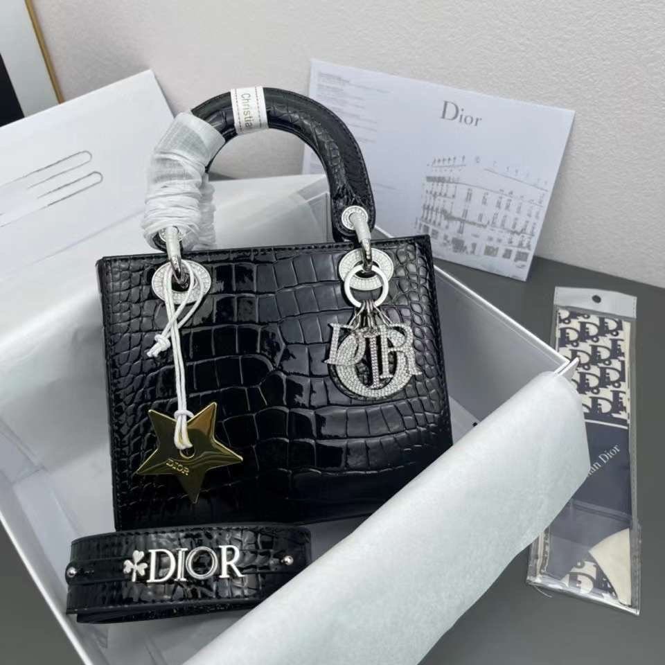 DIOR