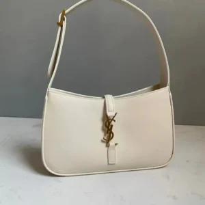 LE 5 À 7 hobo bag in smooth leather - Dubai Fashion LUX